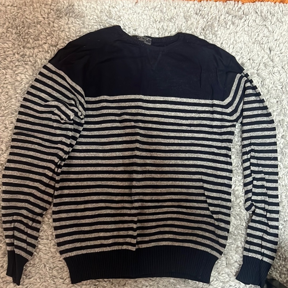 Zara Large Sweater great condition